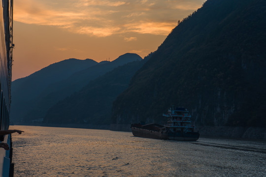 三峡游轮