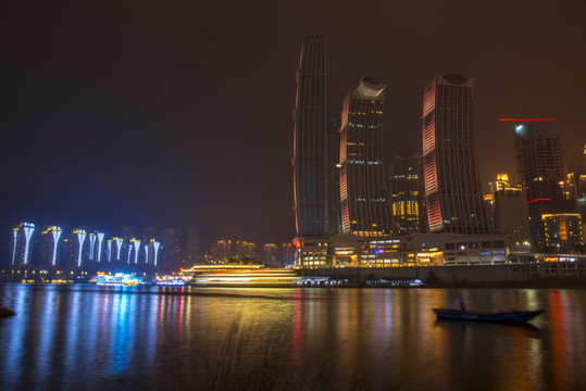 重庆来福士大楼夜景