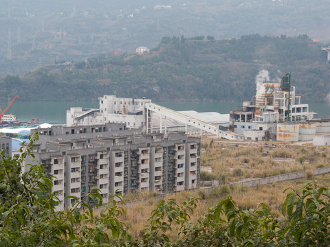 重庆市云阳县郊外化工厂