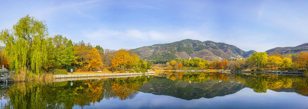 湖光山色大画幅