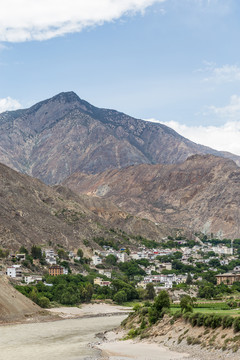 西藏村庄风景