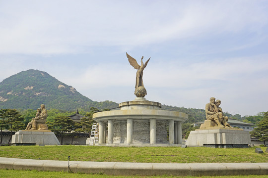 韩国青瓦台广场喷泉雕塑