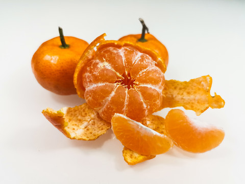 剥开的砂糖橘