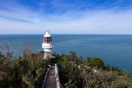 海岛灯塔