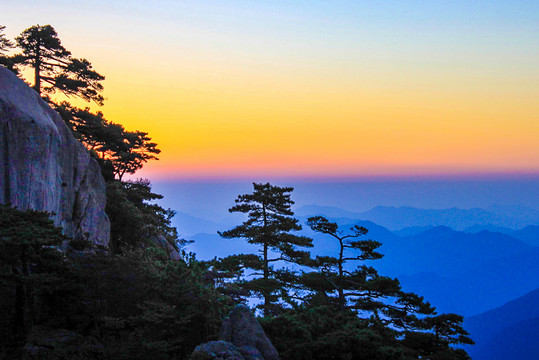 高山夕阳黄山风光