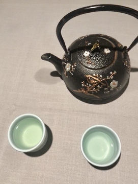 铁壶青瓷茶具