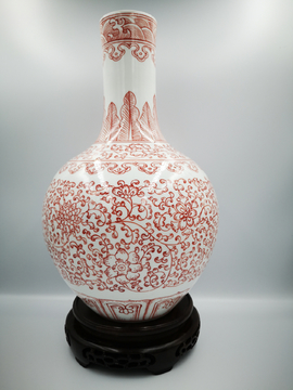 釉里红陶瓷瓶
