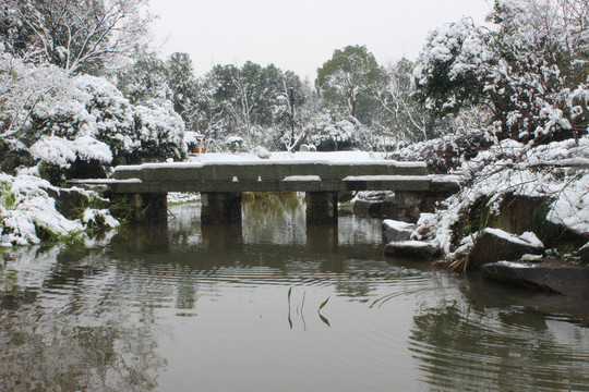 雪中小桥