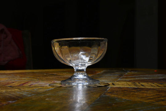 玻璃杯
