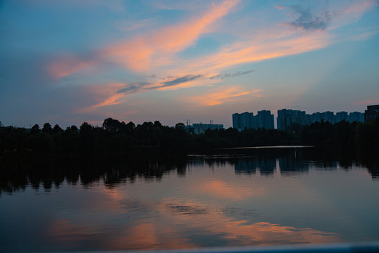 西南交通大学湖面