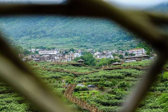 山区景区云雾中山间村落