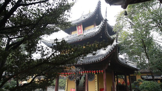 上海龙华寺鼓楼