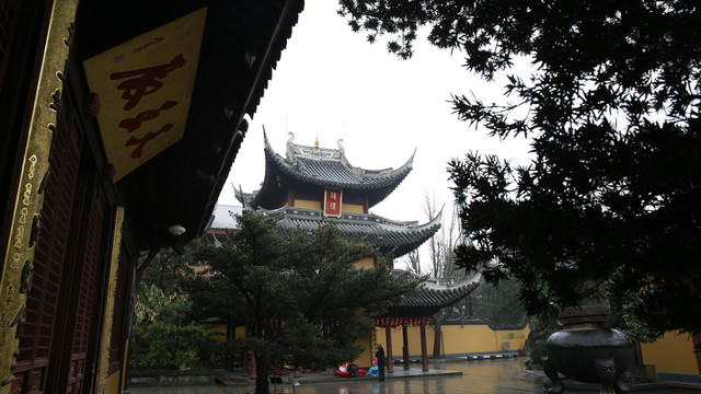 上海龙华寺钟楼