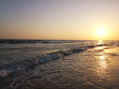 海边沙滩夕阳