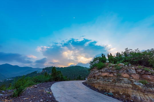 盘山路