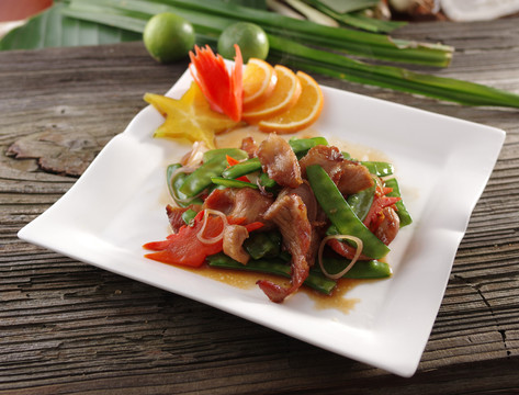 泰式荷兰豆炒猪颈肉