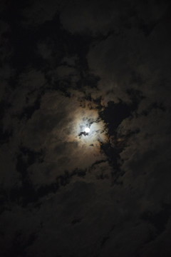 夜空云层月亮