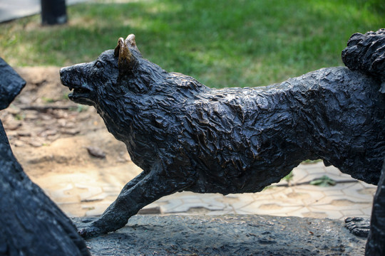 雕塑狗