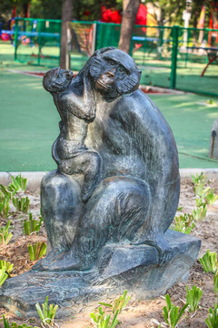 雕塑猴子