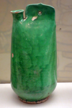 绿釉单孔鸡冠壶