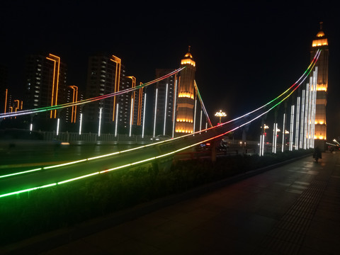 城市桥夜景