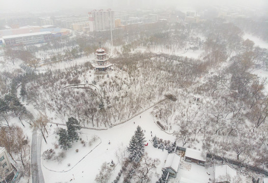 航拍雪后齐齐哈尔