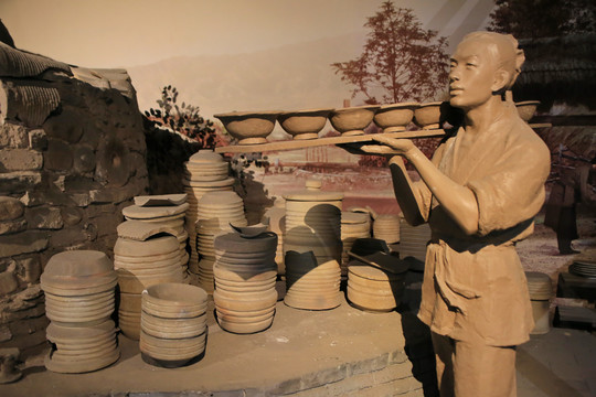 古代磁州窑制瓷雕像