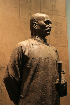 清朝文人铜像