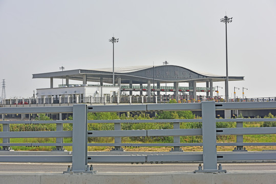 公路收费站