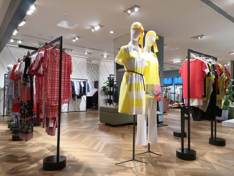 时尚女装店