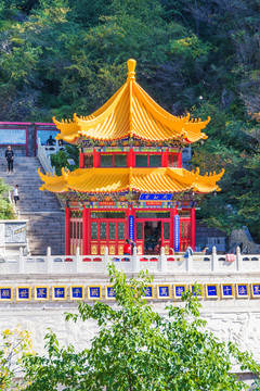 辽阳龙峰寺天龙宫与浮雕墙