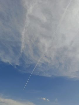 天空云彩飞机线