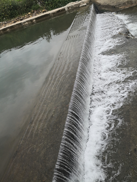 水坝