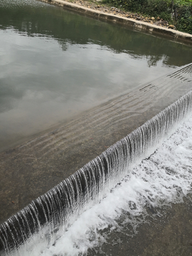 水坝