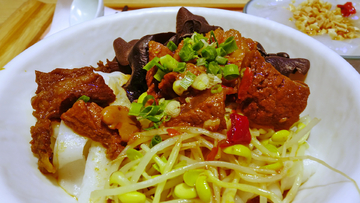 牛腩捞粉