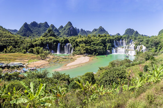 中越跨国德天瀑布高清全景大图