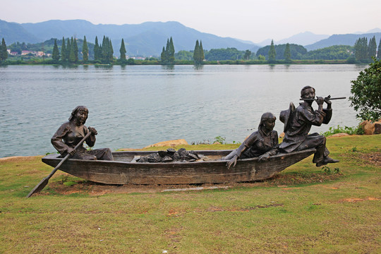 梅城渔民划船雕塑