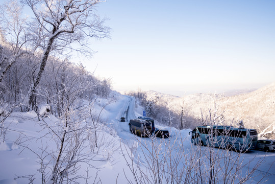 冬季公路雪景