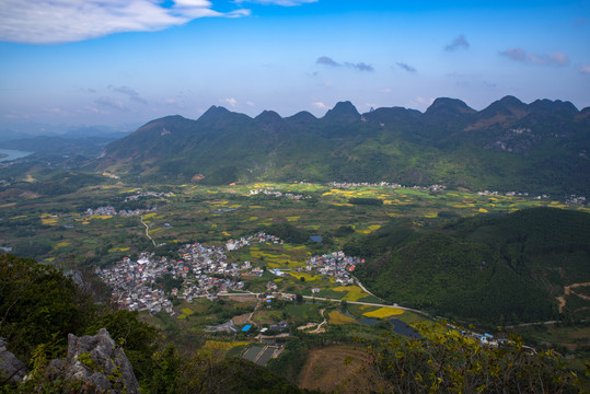 大地农田山峦
