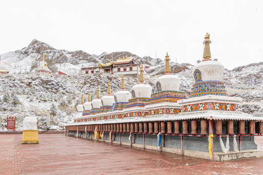 红湾寺白塔