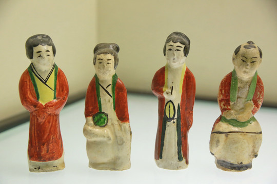 金代红绿彩人物像金代