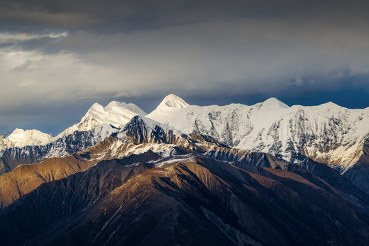 贡嘎山