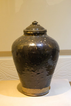 唐代黑釉盖罐