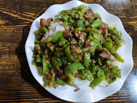 辣子鸡丁饭