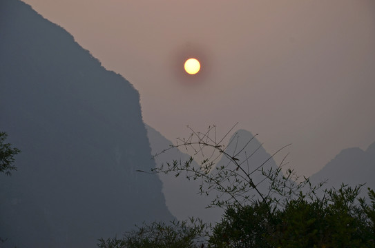 日落山峰