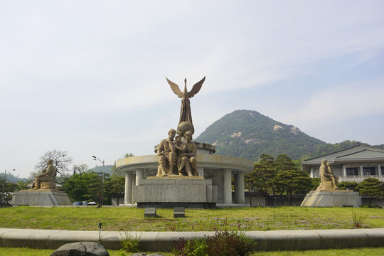 韩国青瓦台广场喷泉雕塑