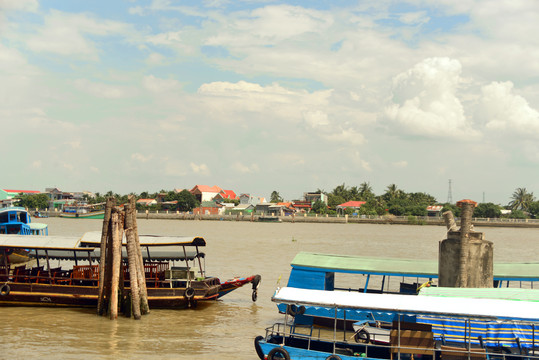 越南美托市九龙江水运码头