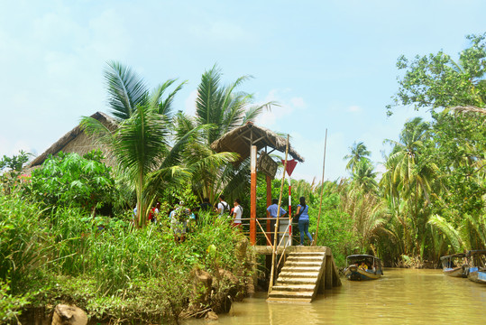 越南湄公河河岸小码头