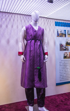 朝鲜族男装