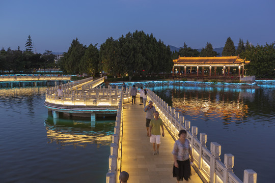 蒙自南湖公园夜景